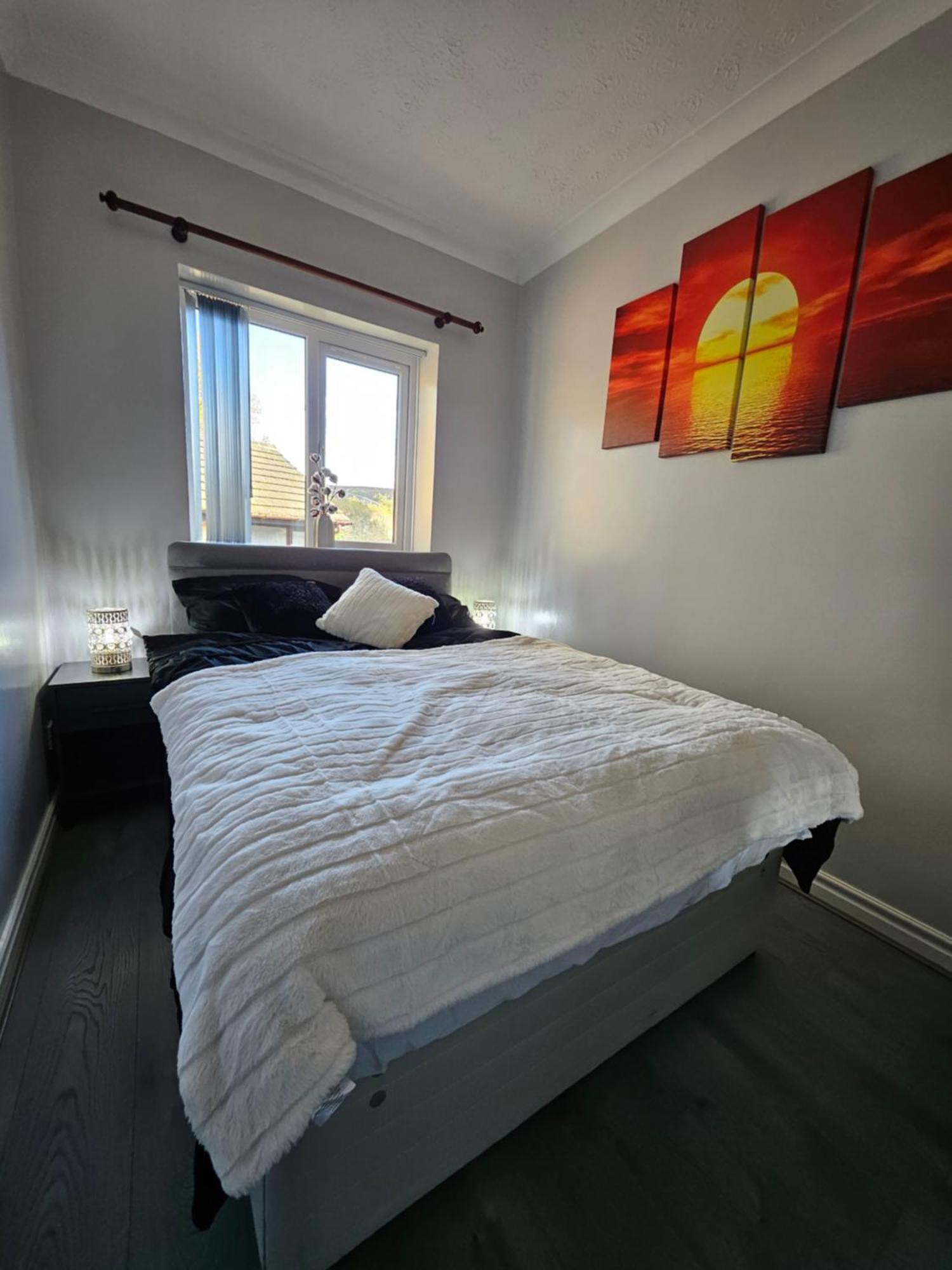 Lister Park Bradford 2Bed Detached Cottage House Parking Cinema Screen Games Room エクステリア 写真