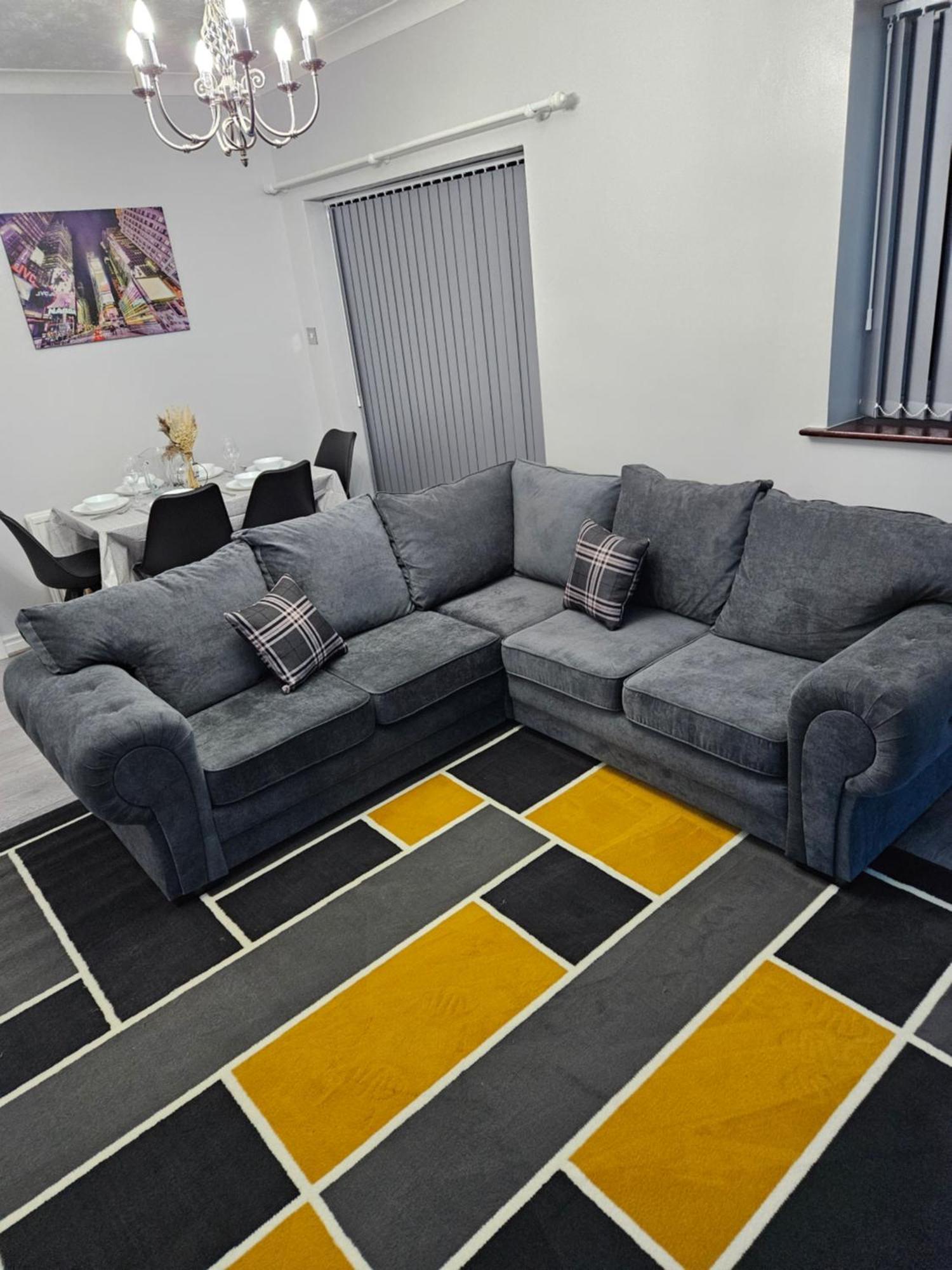 Lister Park Bradford 2Bed Detached Cottage House Parking Cinema Screen Games Room エクステリア 写真